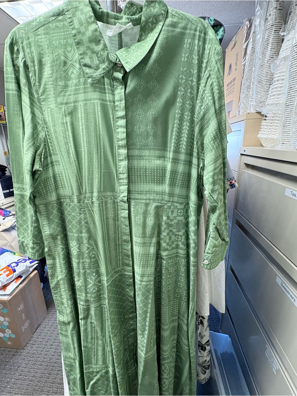 Women's Sage Green Button-Front Maxi Dress with Subtle Jacquard